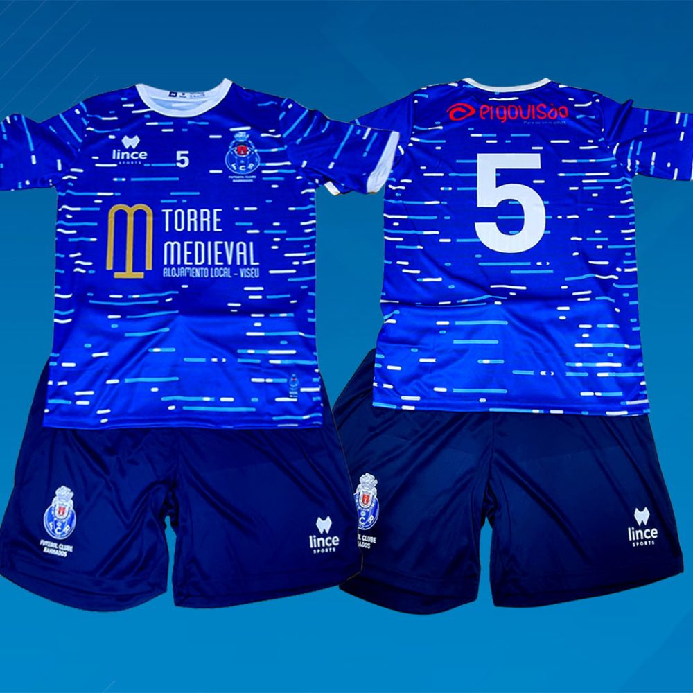Equipamento (Tshirt e Calções)